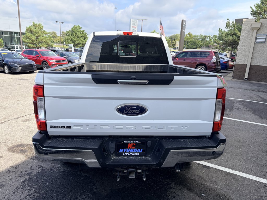 Used 2017 Oxford White Ford XLT image 4