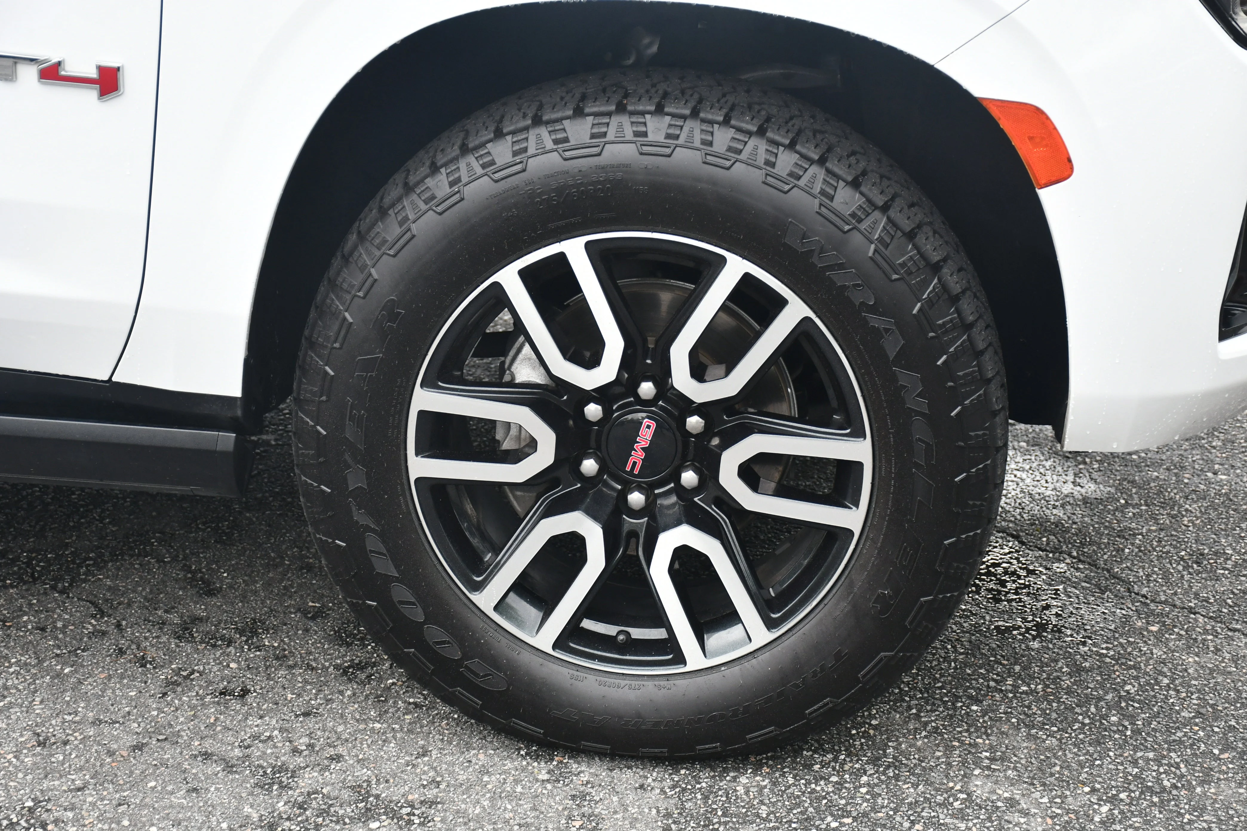 2023 GMC Yukon XL AT4 - Photo 23