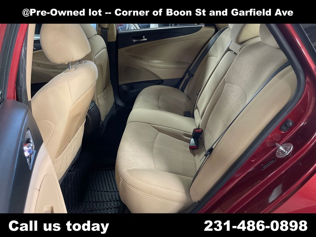 Used 2013 Red Hyundai GLS image 27