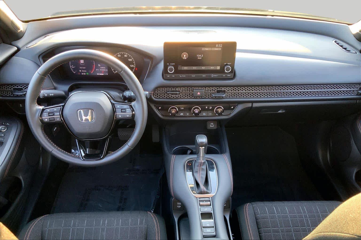 Used 2024 Pearl Honda Sport image 14