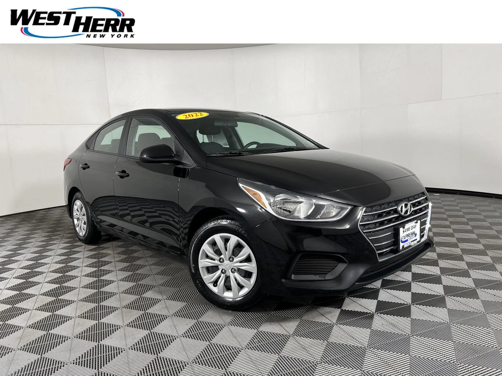 Used 2022 Absolute Black Hyundai SE image 1