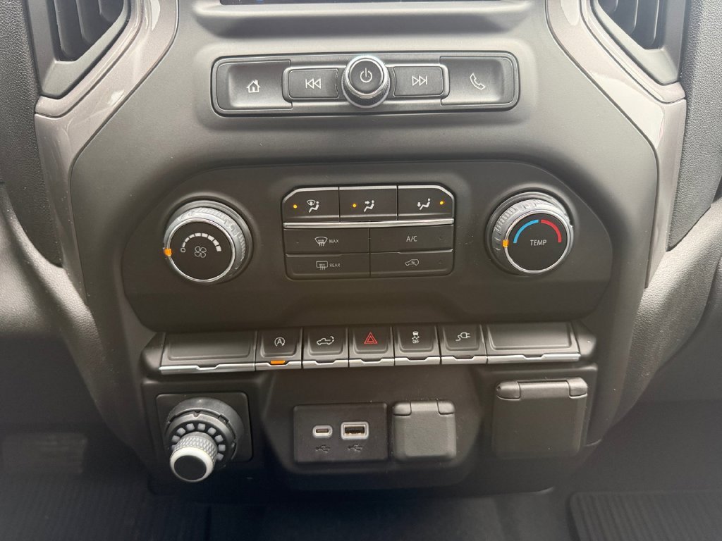 Used 2022 Red Chevrolet Custom image 23
