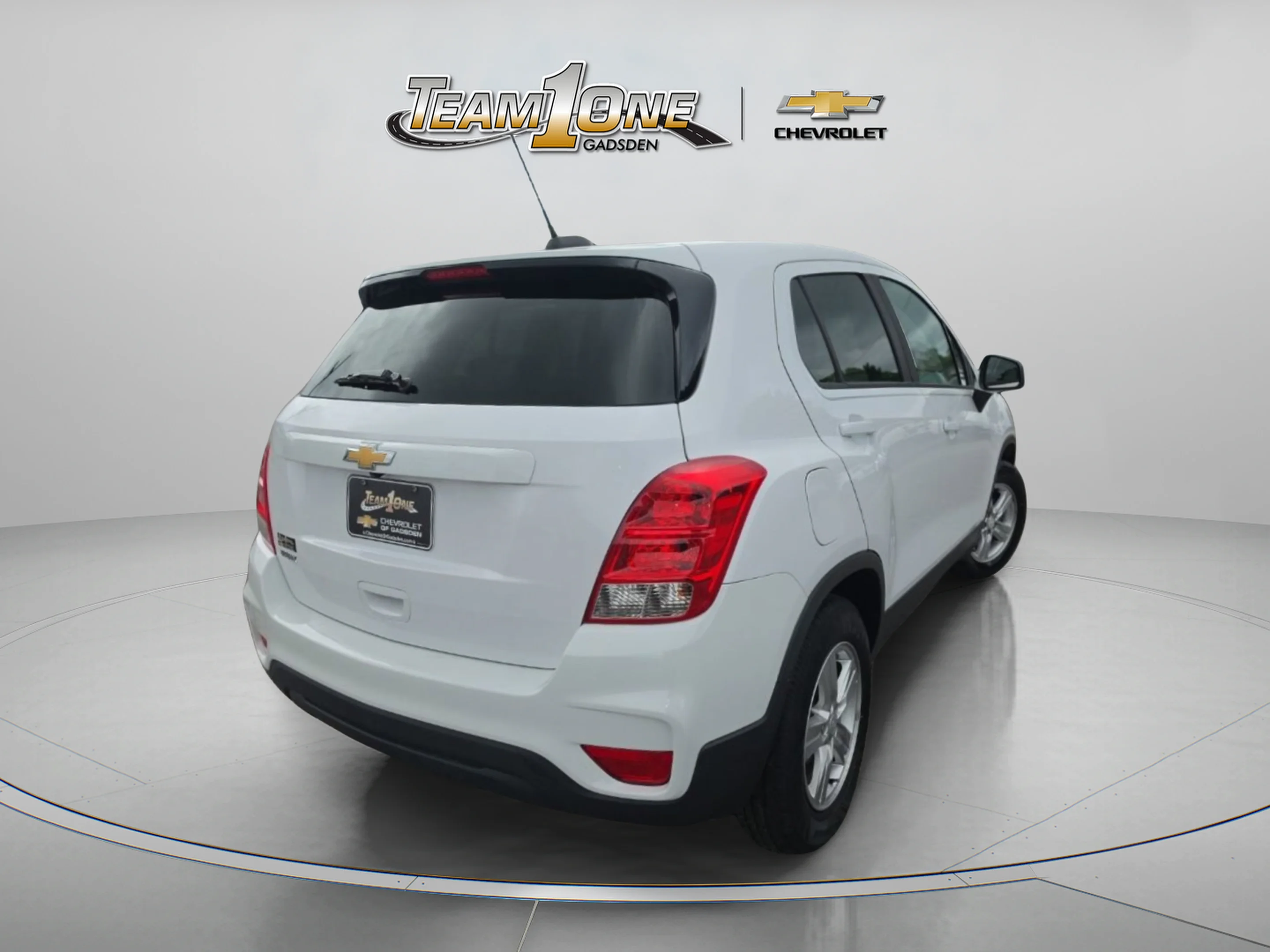 Used 2020 SUMMIT WHITE Chevrolet LS image 7