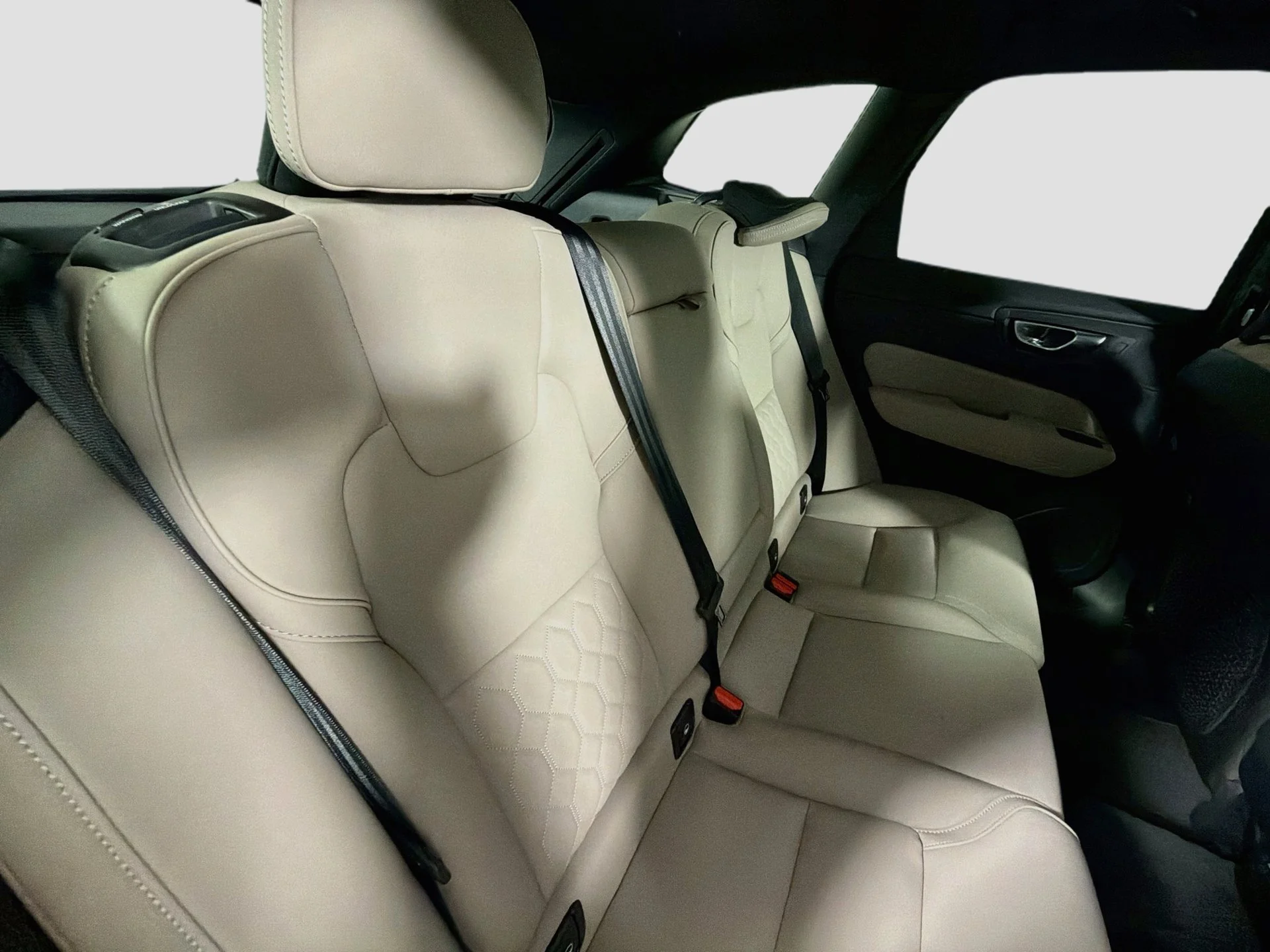 New 2027 Vapour Grey Volvo Plus image 27