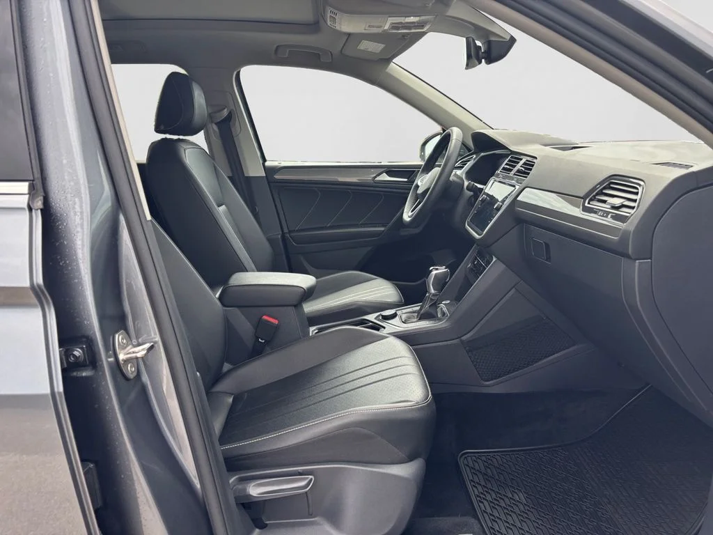 Used 2023 Gray Volkswagen 2.0T SE image 15