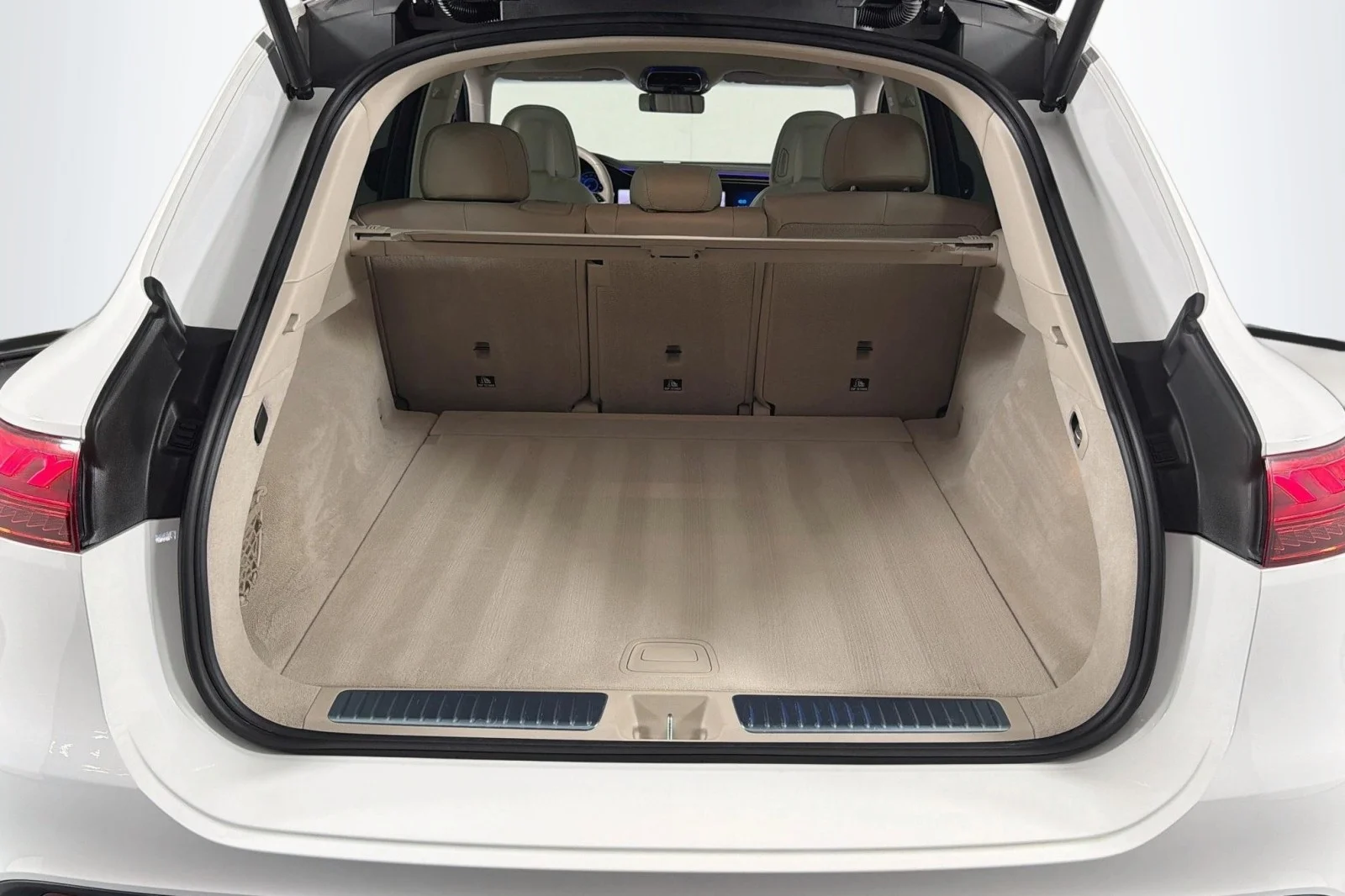 Certified Used 2024 Polar White Mercedes-Benz EQS 450+ image 24