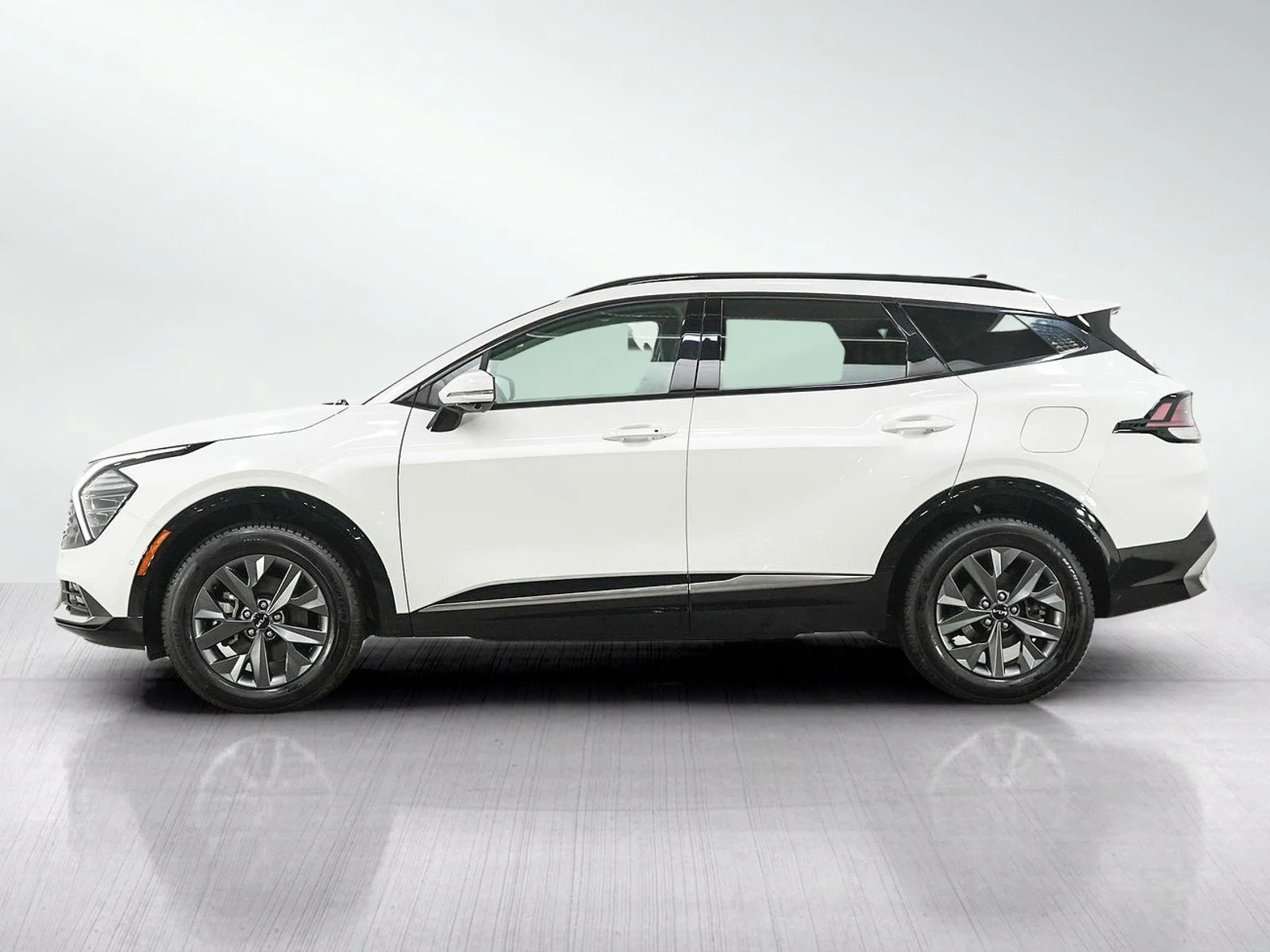 Used 2023 Kia Sportage SX Prestige Hybrid with VIN KNDPXCAGXP7051577 for sale in Wayzata, Minnesota