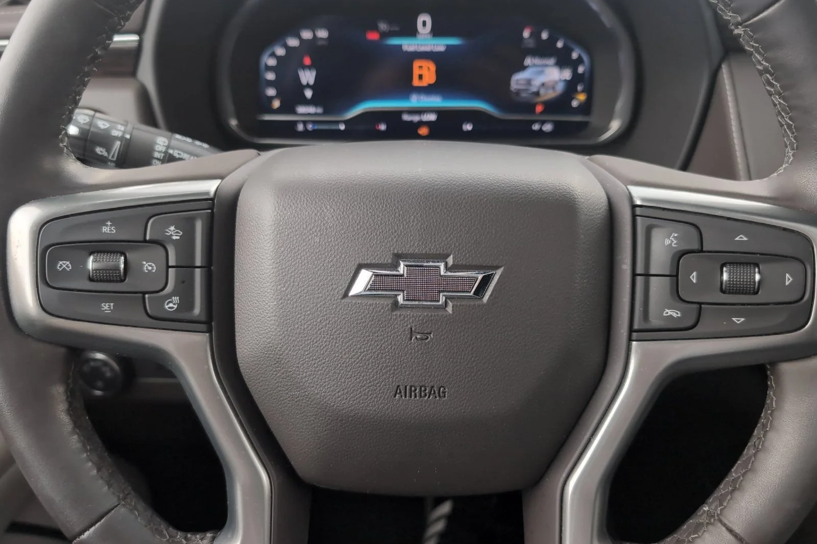 Used 2023 Dark Ash Metallic Chevrolet Z71 image 18