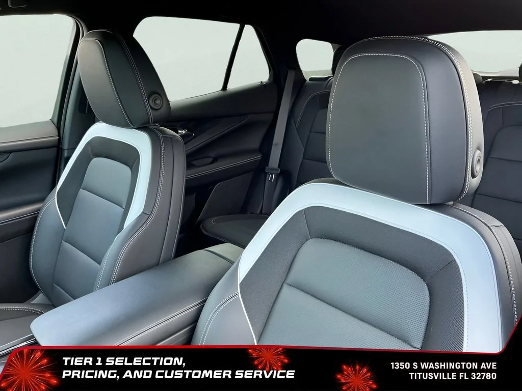 Used 2024 Summit White Chevrolet LT image 26