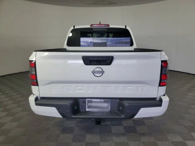 New 2026 Glacier White Nissan Crew Cab SV image 6