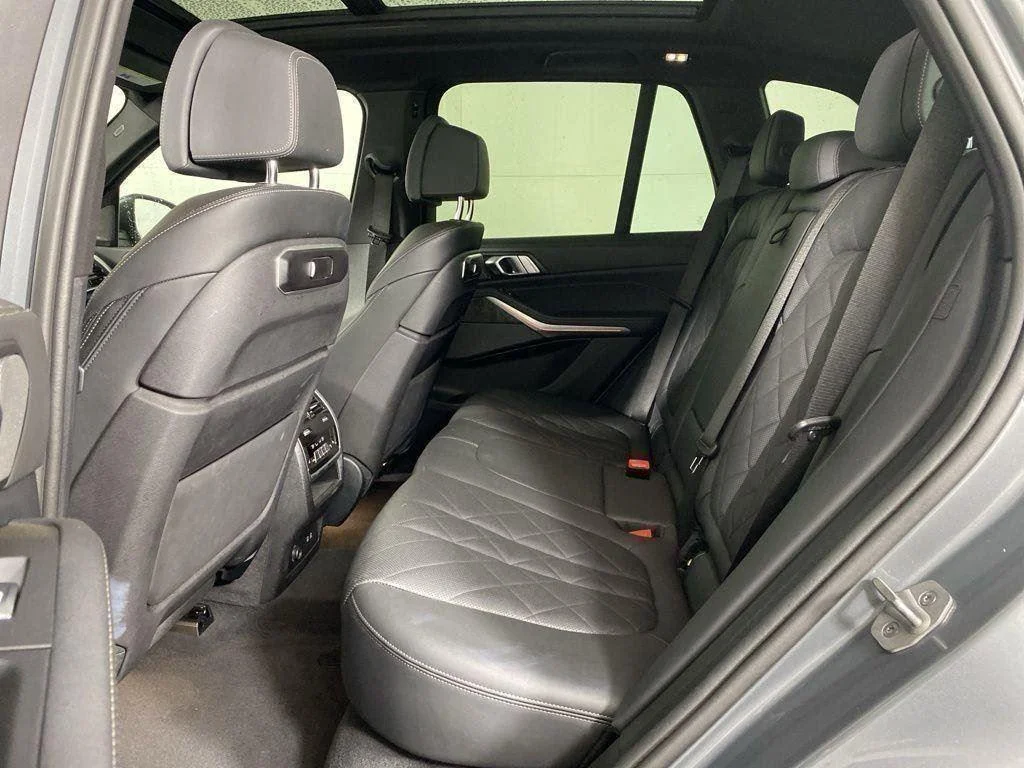Used 2024 Gray Metallic BMW xDrive40i image 26