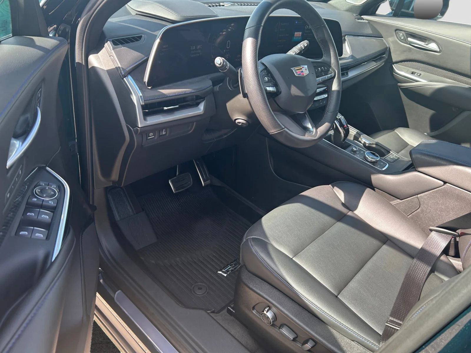 Used 2025 EMERALD LAKE GREEN Cadillac AWD Sport image 13