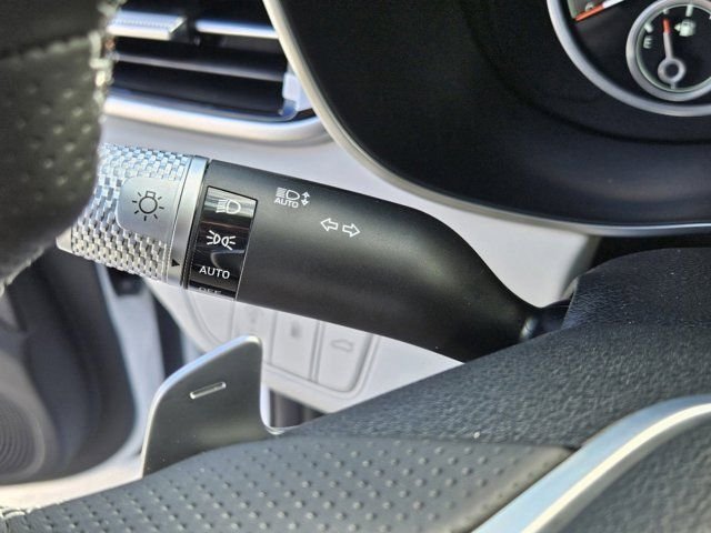 2025 GENESIS G70 Standard - Photo 26