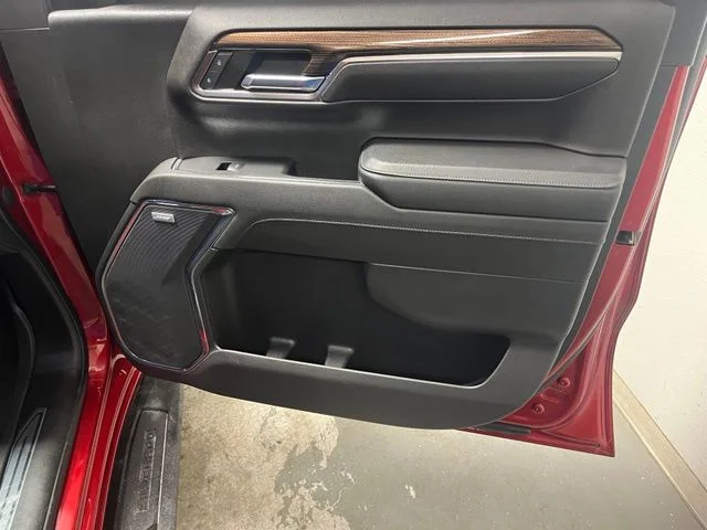 Used 2023 Red Chevrolet RST image 27