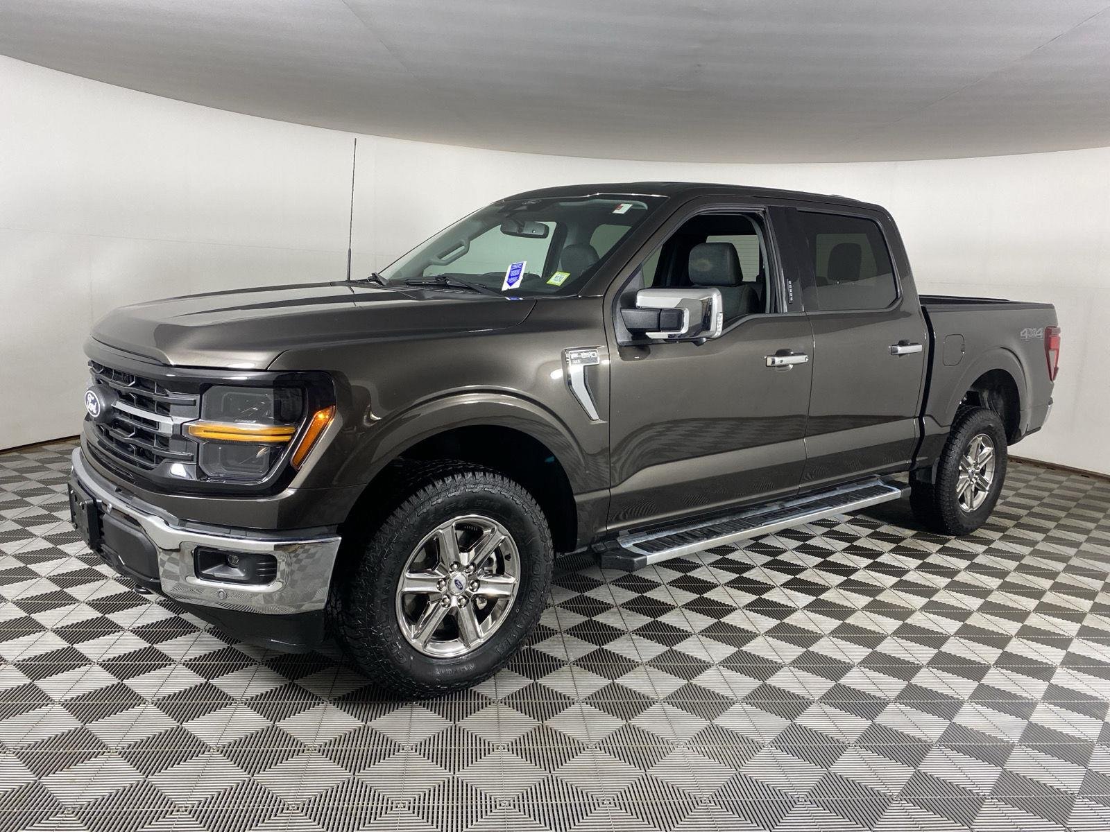 Used 2024 Darkened Bronze Ford XLT image 6