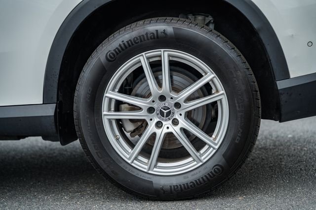 Used 2023 Polar White Mercedes-Benz GLC 300 image 18