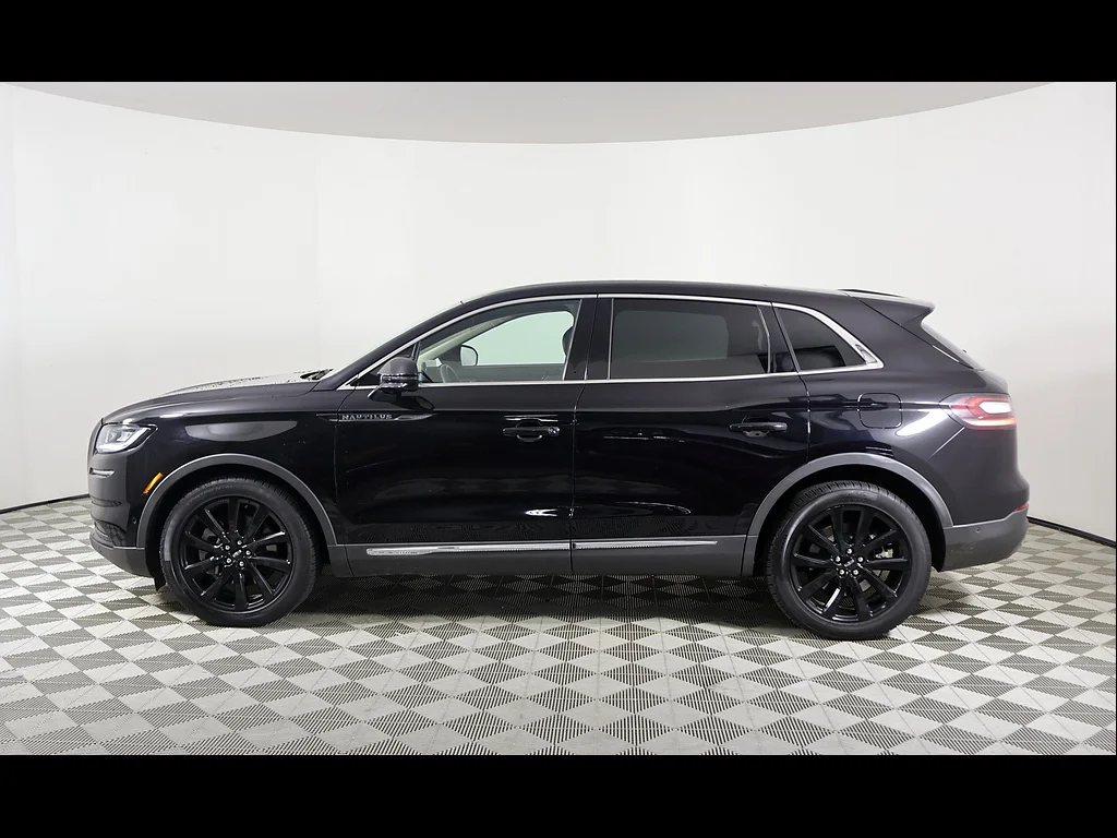 Used 2022 Infinite Black Lincoln Reserve image 1