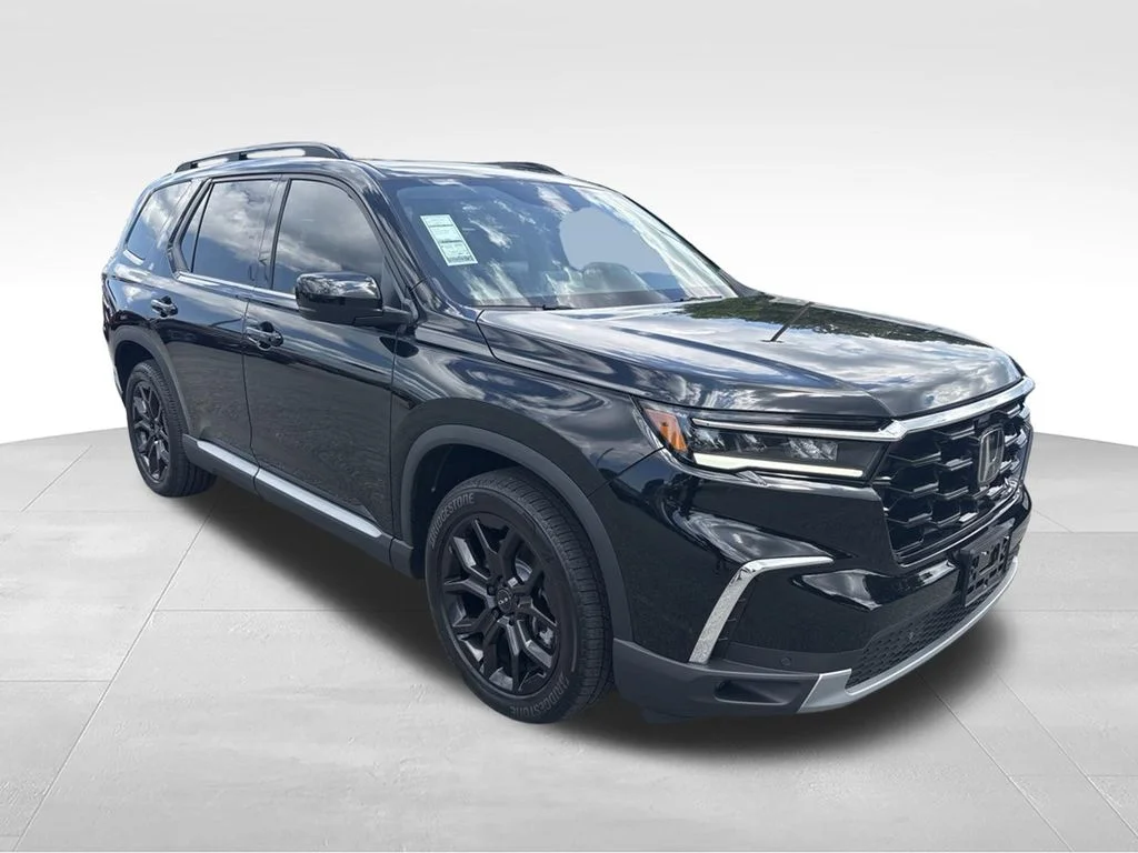 Used 2025 Black Honda Touring image 6