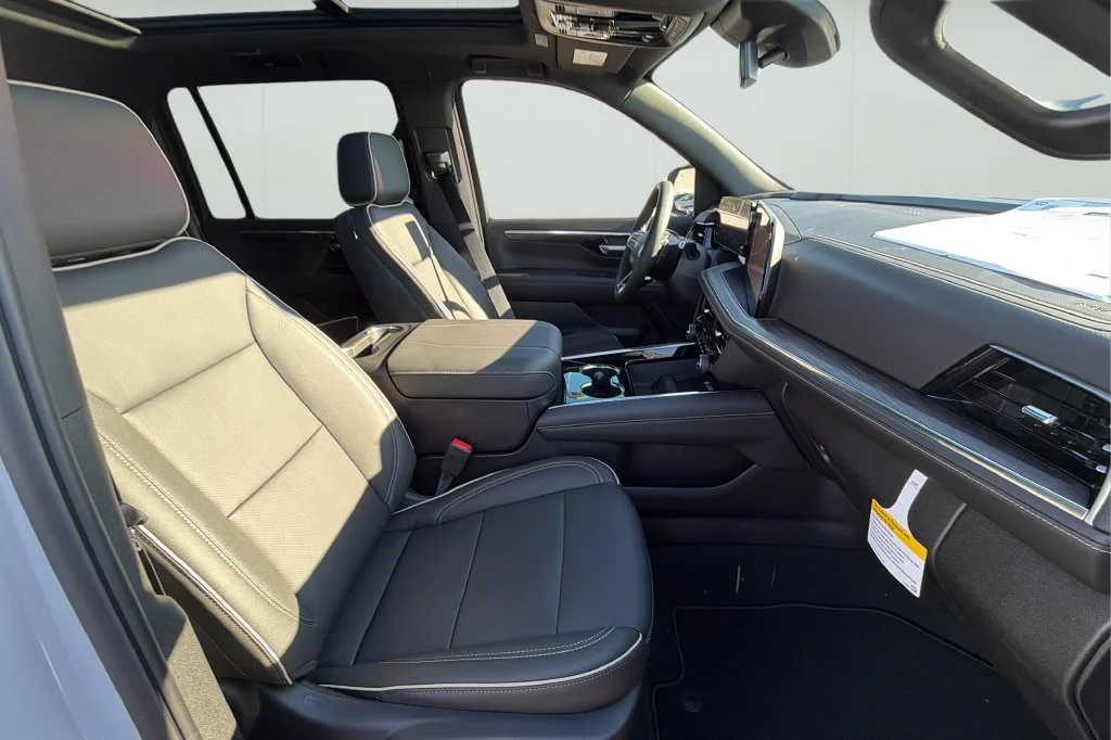 New 2027 Polar White Tricoat Chevrolet Premier image 15