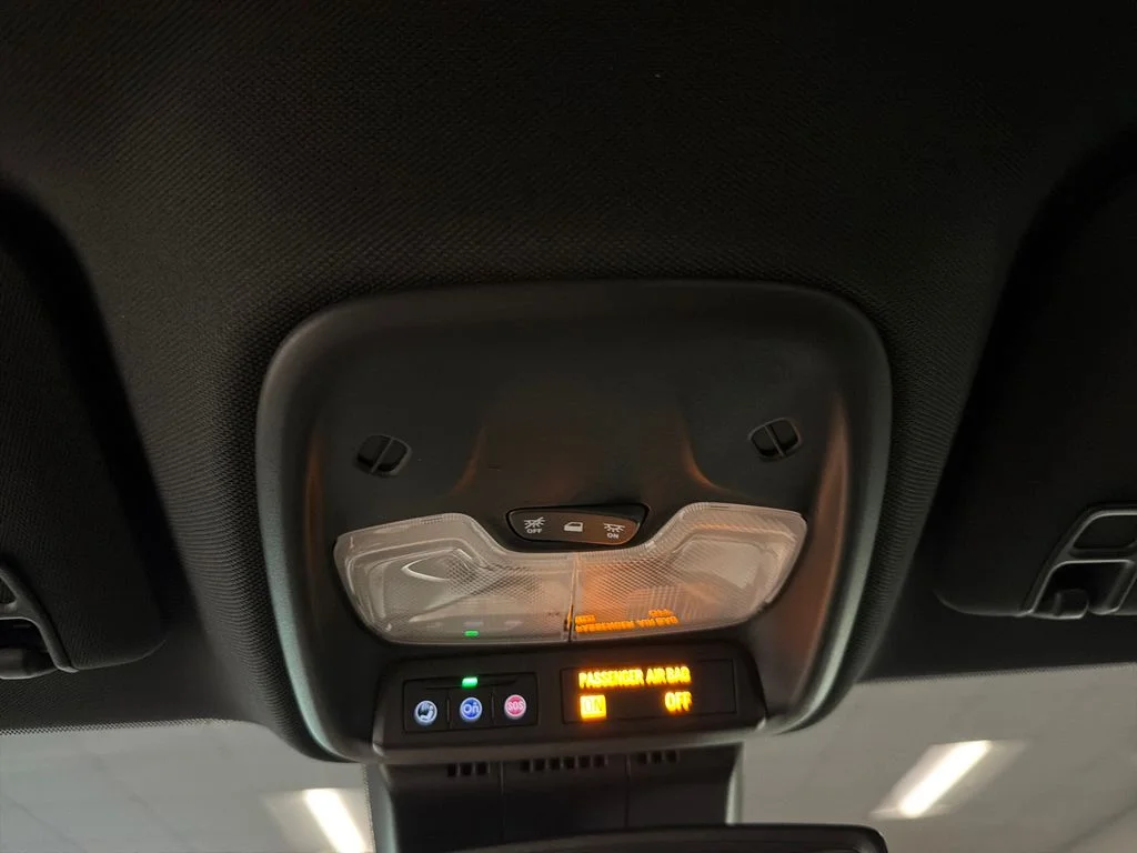 Used 2024 White Chevrolet Z71 image 16