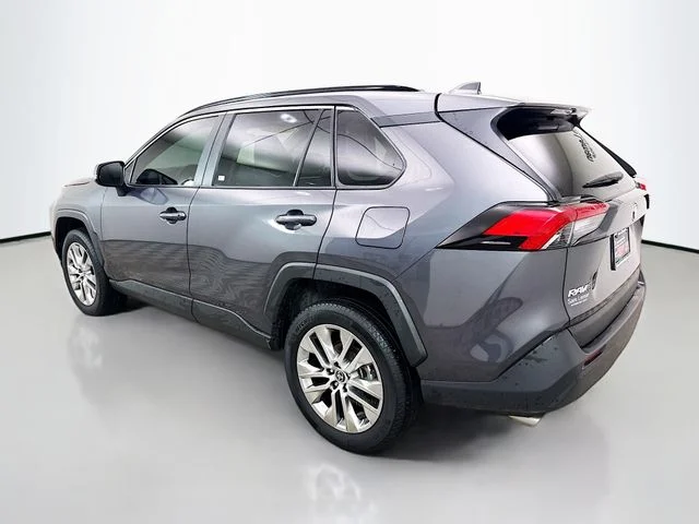 Used 2024 Gray Toyota XLE Premium image 5