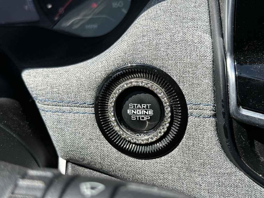 Used 2022 Black Jeep Latitude image 42