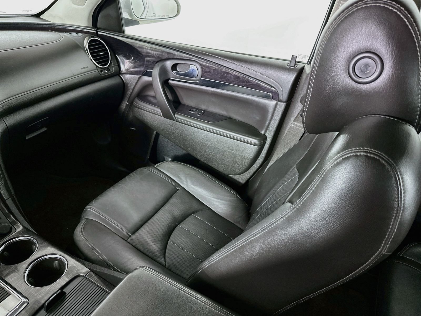 Used 2017 White Frost Tricoat Buick Premium Group image 25