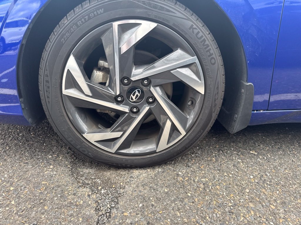 Certified Used 2024 Blue Hyundai SEL image 5