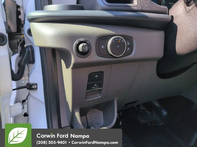 New 2026 Oxford White Ford XLT image 13
