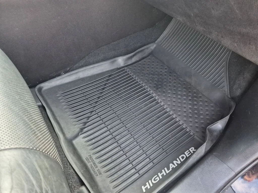 Used 2018 Black Toyota Limited image 36