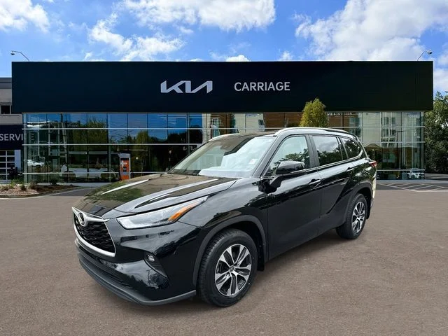 Used 2023 Black Toyota XLE image 4