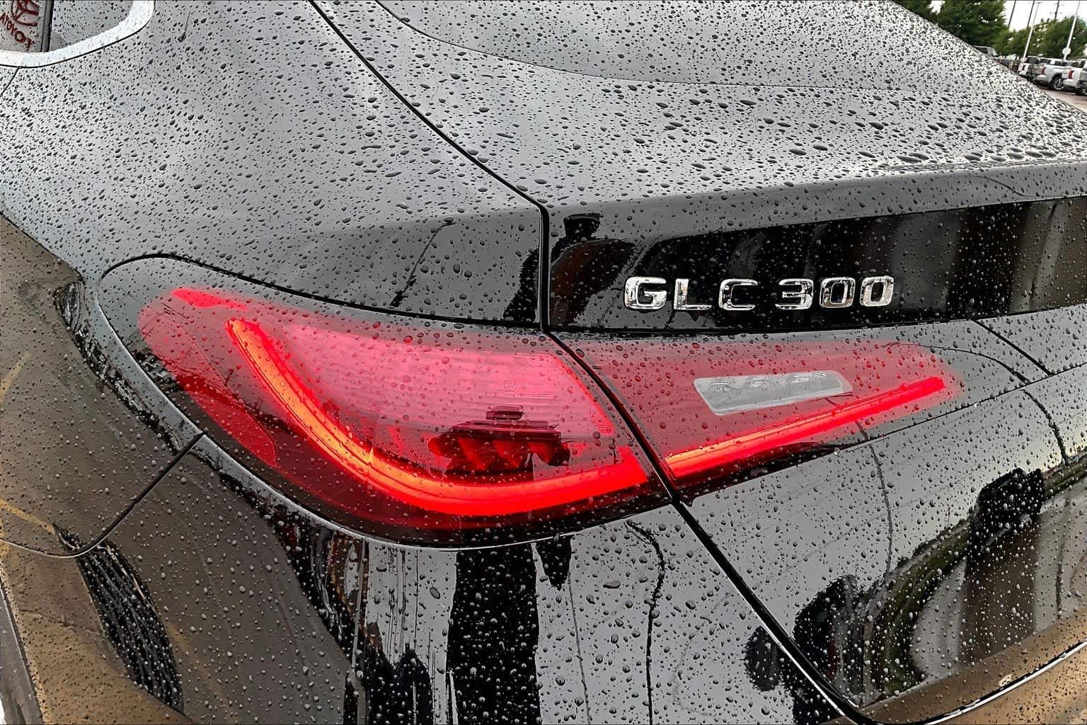 Used 2026 Black Mercedes-Benz GLC 300 image 29