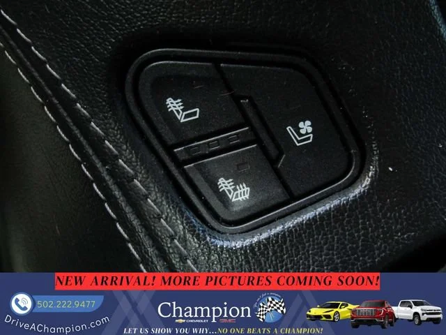 Used 2019 IRIDESCENT PEARL TRICOAT Chevrolet Premier image 19