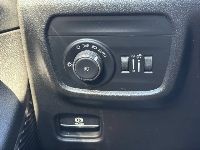 Used 2023 Black Jeep Overland image 30