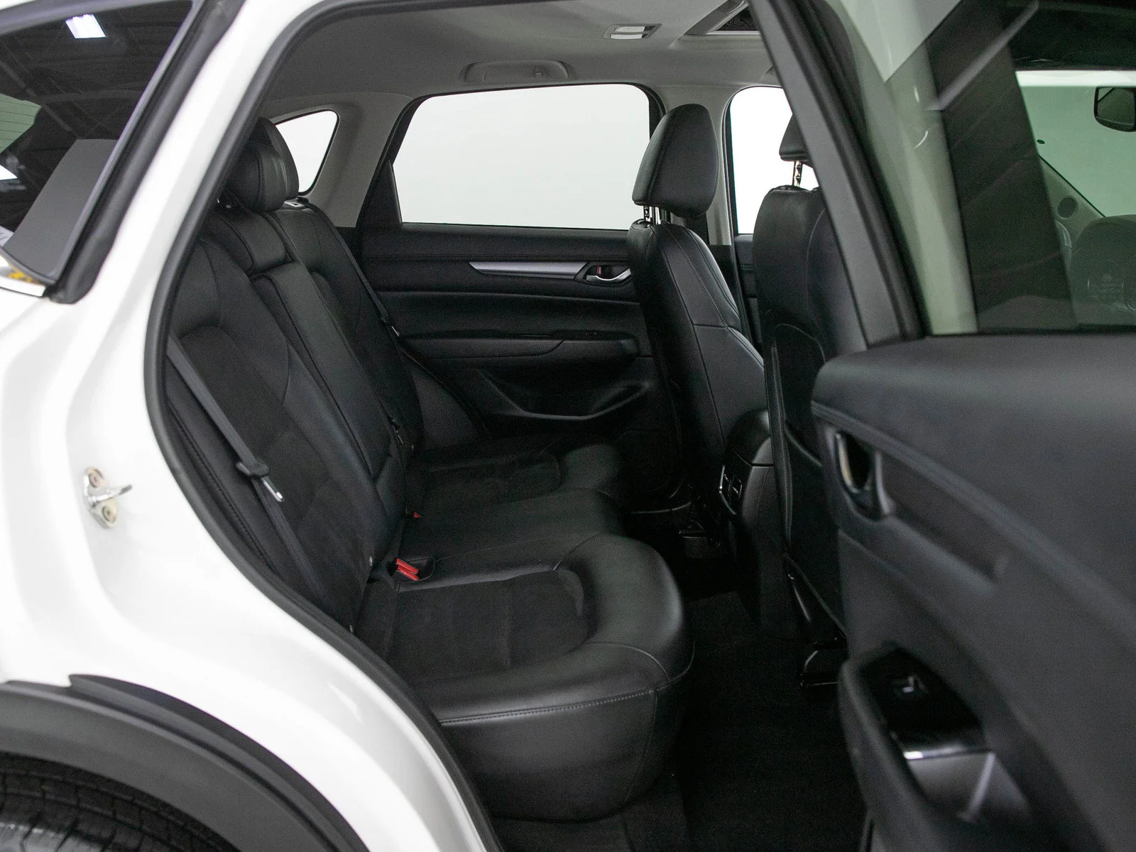 Used 2020 Snowflake White Pearl Mica Mazda Touring image 12