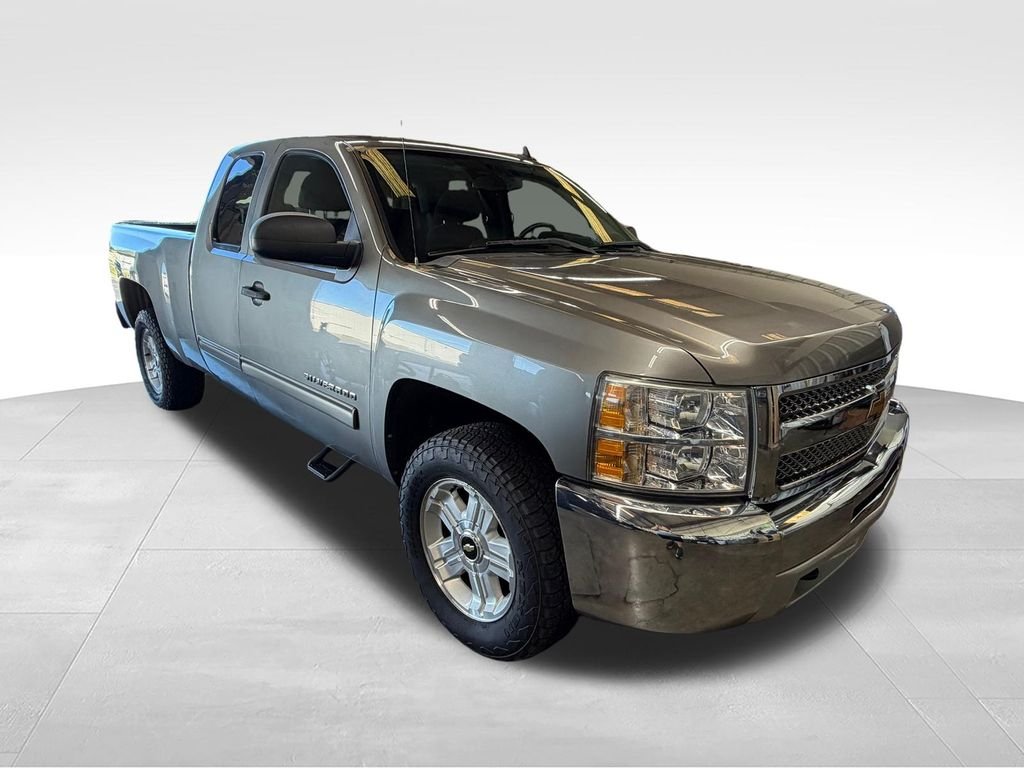 Used 2013 Gray Chevrolet LT image 7