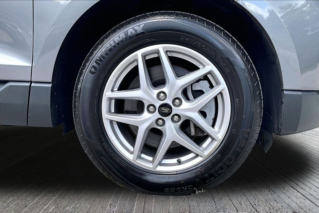 Used 2023 Gray Ford SEL image 10