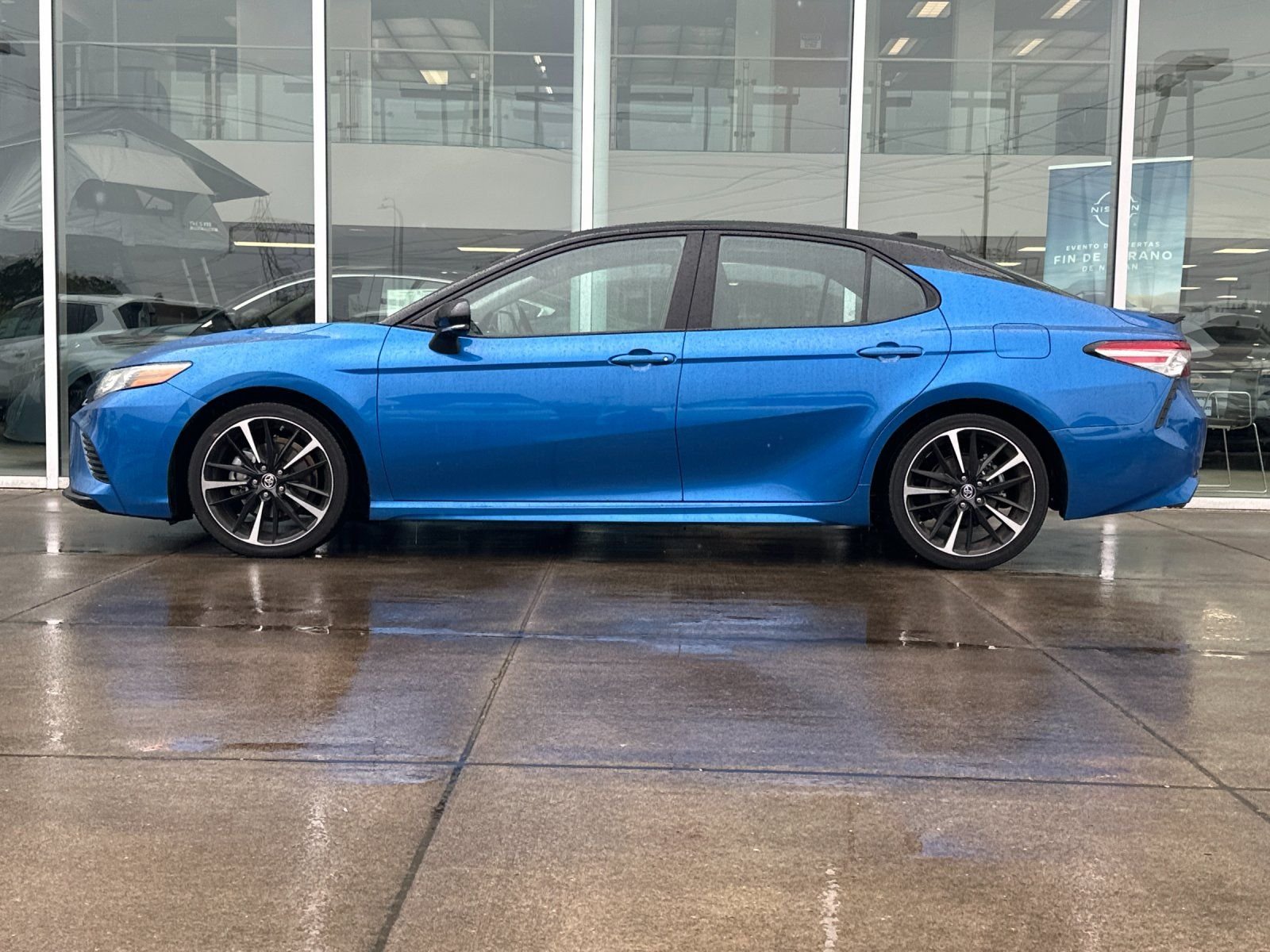 Used 2019 Midnight Black Metallic Toyota XSE image 6