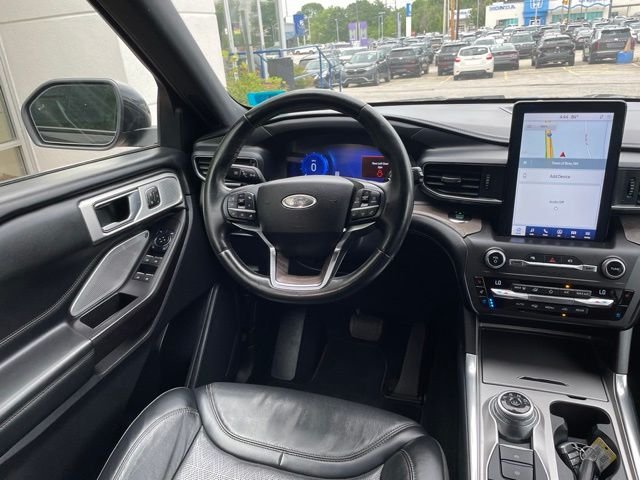 Certified Used 2020 Black Metallic Ford Platinum image 12