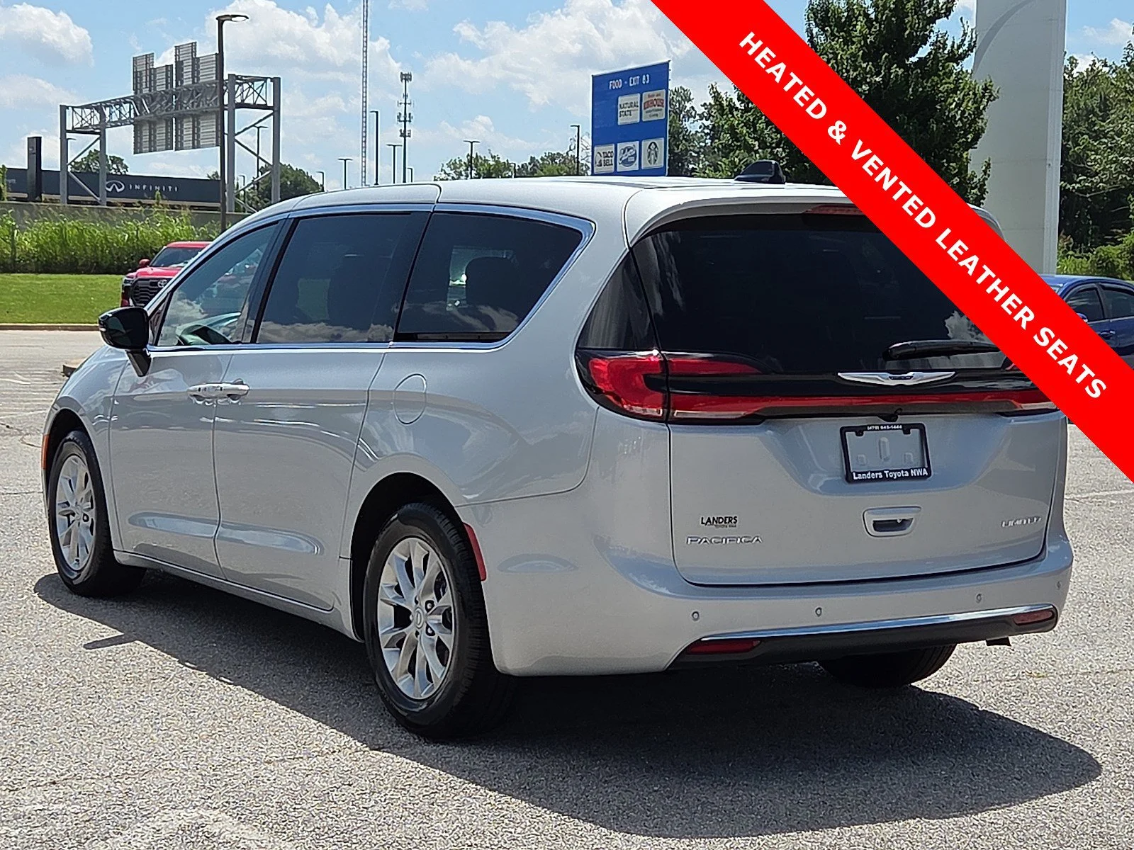 Used 2026 Silver Mist Clearcoat Chrysler Limited image 4