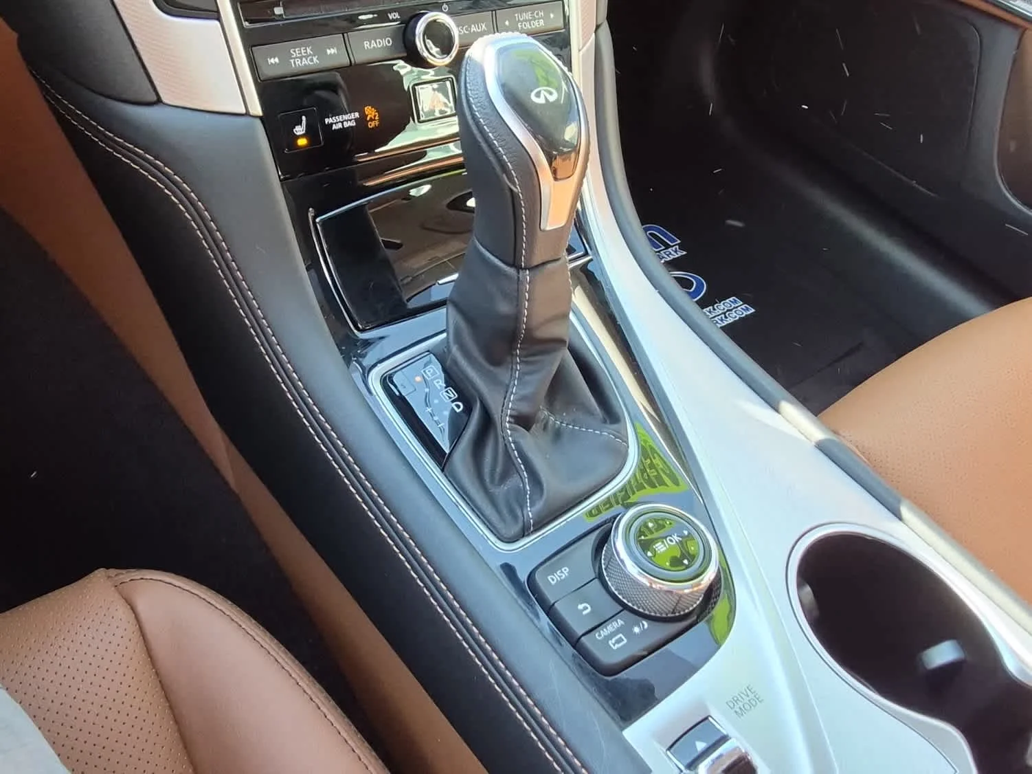 Used 2023 Majestic White INFINITI LUXE image 13