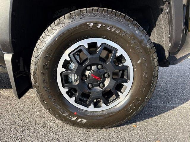 2025 Toyota Tacoma TRD Off Road - Photo 11