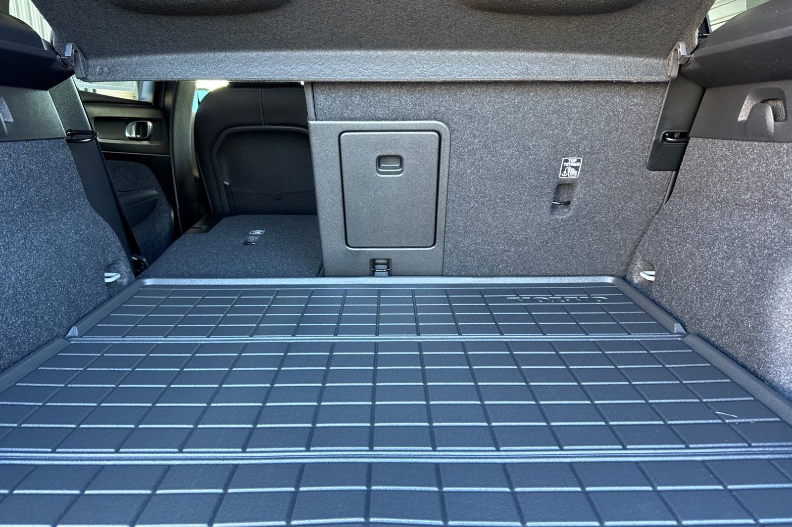 2026 Volvo XC40 Plus - Photo 14