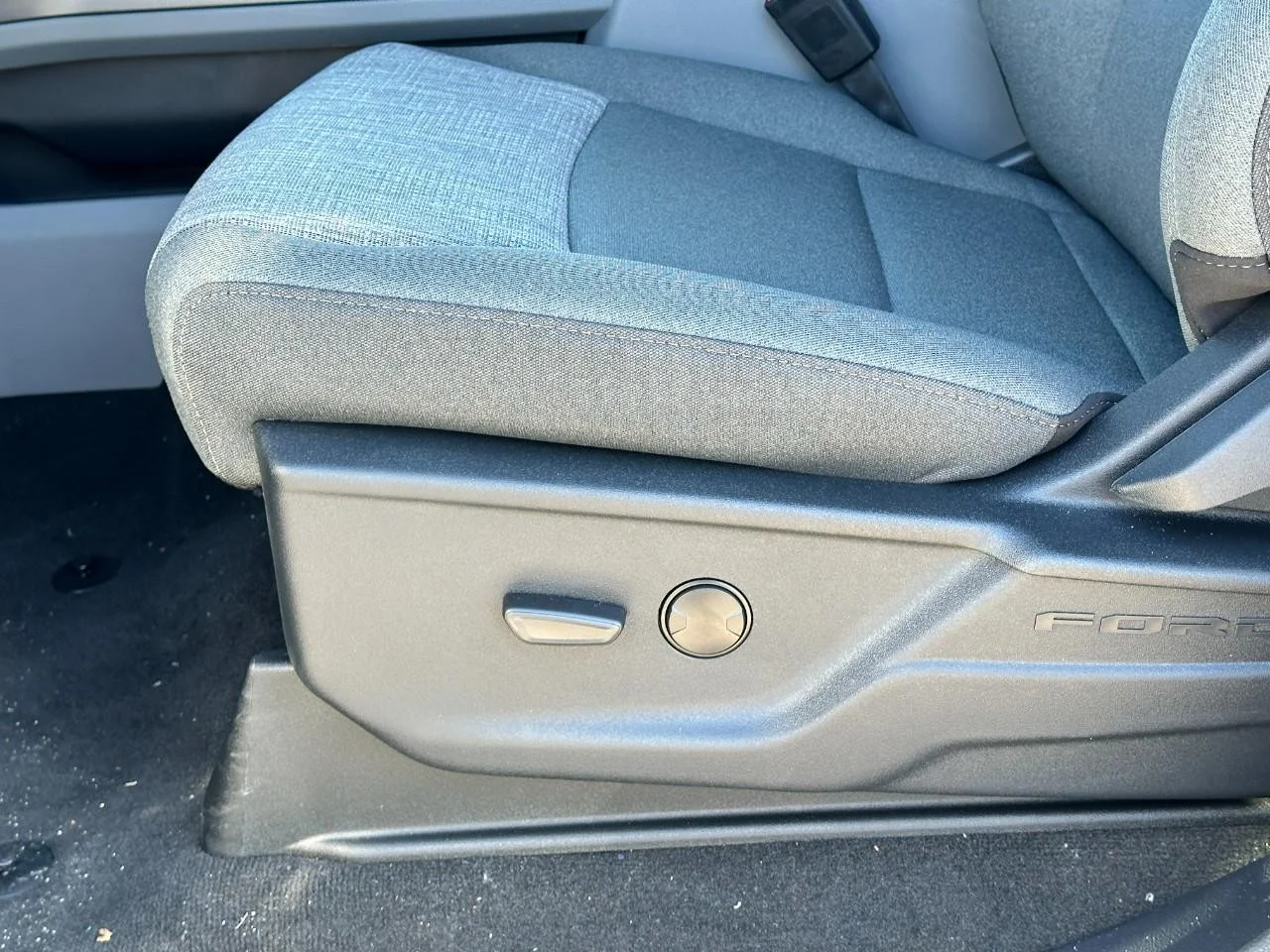 New 2026 Carbonized Gray Metallic Ford F-250® XLT image 10