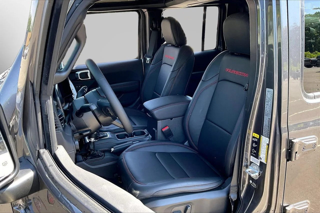 New 2026 Granite Crystal Metallic Clearcoat Jeep Rubicon X image 17