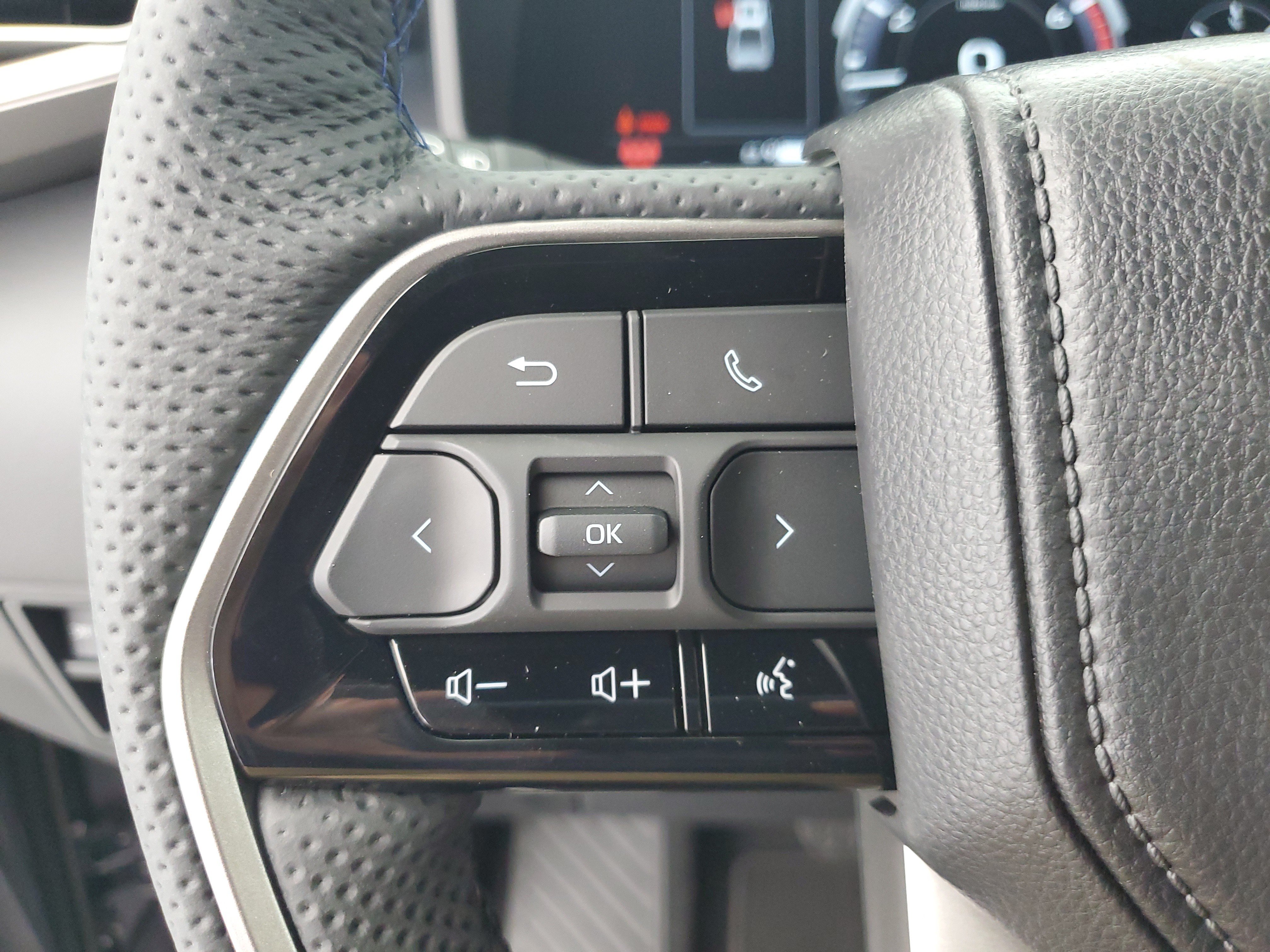 New 2026 Magnetic Gray Metallic Toyota  Platinum image 22