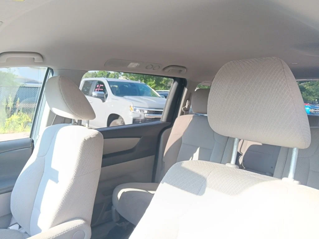 Used 2016 Modern Steel Metallic Honda LX image 13