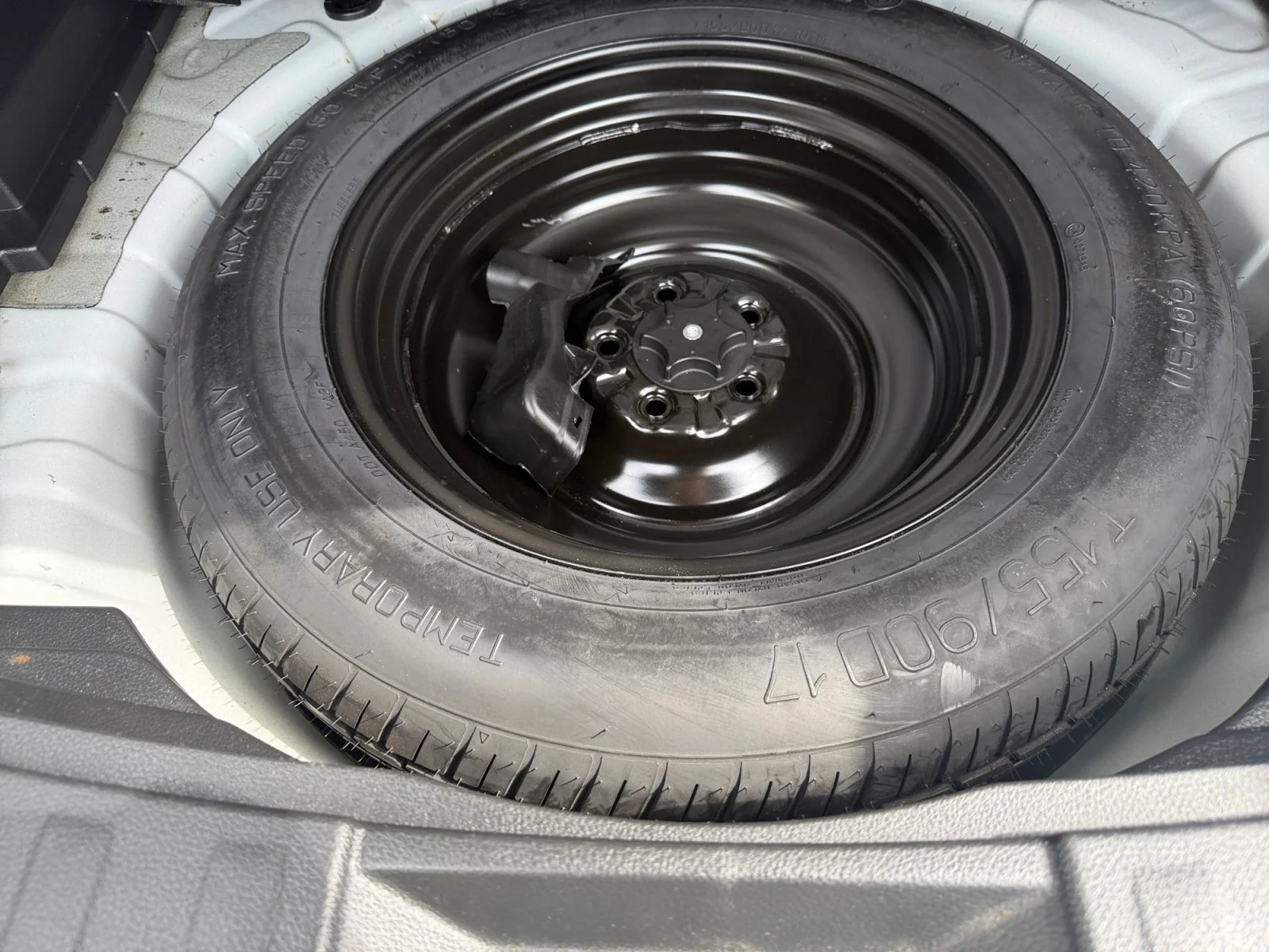 Used 2018 Pearl White Nissan SV image 38