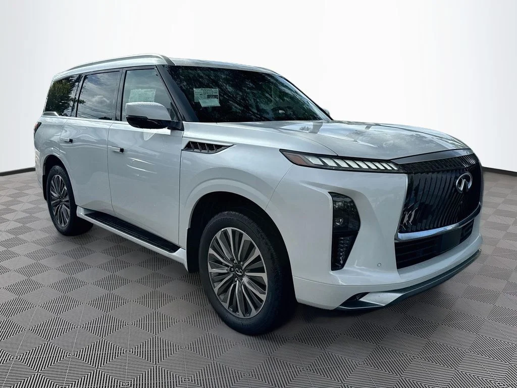 New 2027 RADIANT WHITE INFINITI Luxe 2WD image 3