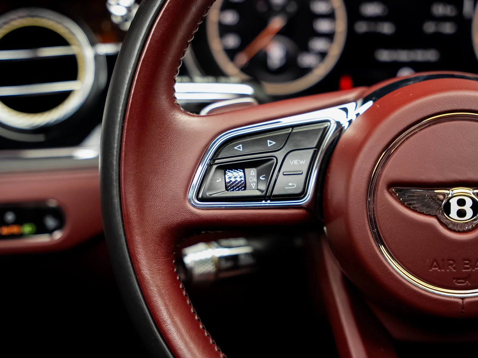 Used 2022 Silver Bentley W12 image 45